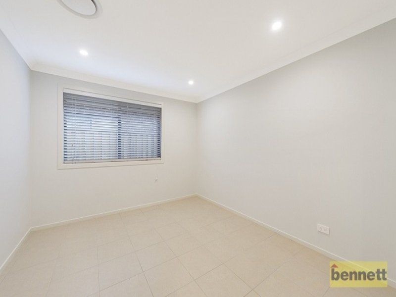 13 Sugarloaf Crescent, Colebee - Thumbnail 7