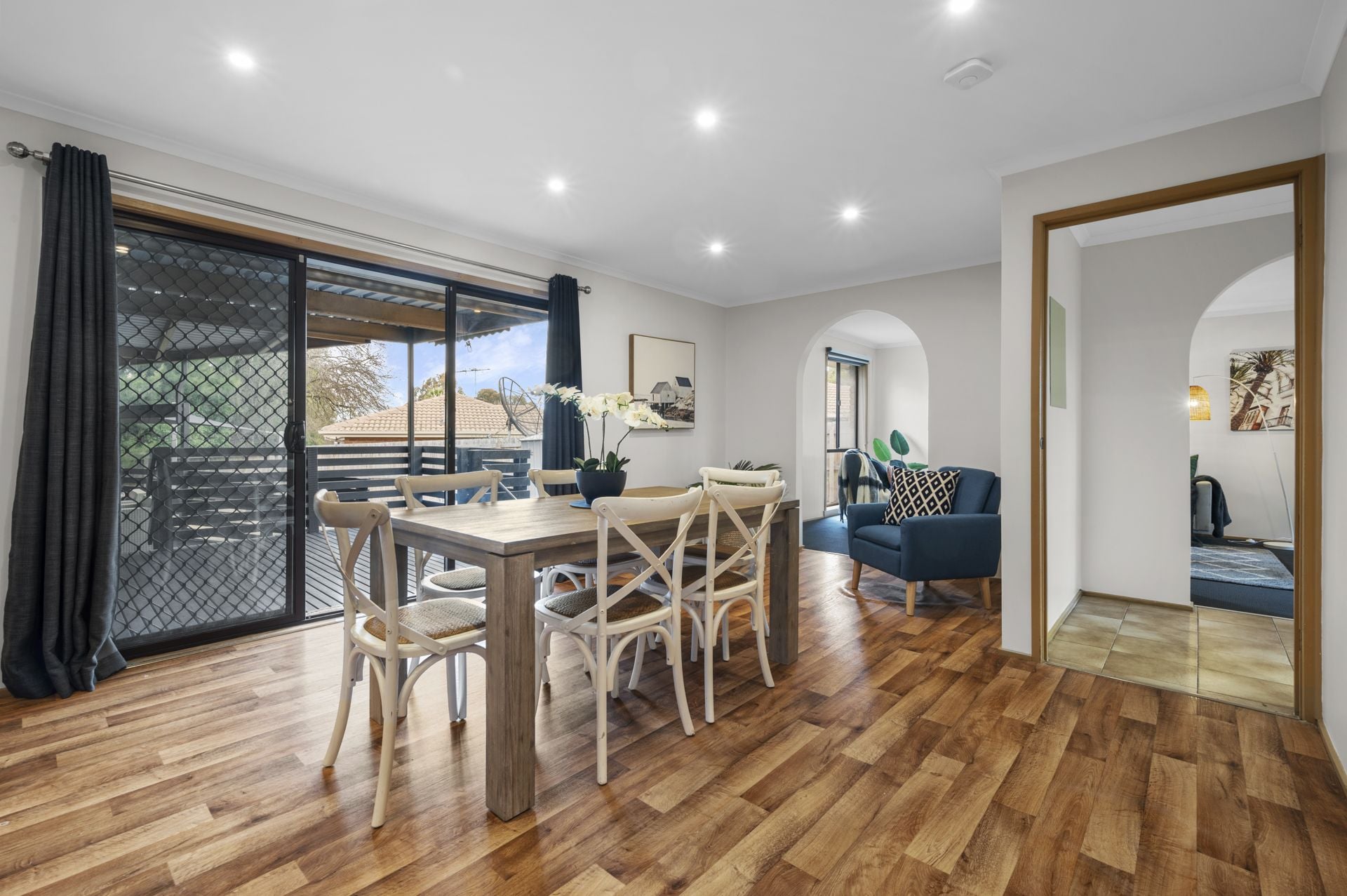 DUAL LIVING -  4 BEDROOMS, 2 BATHROOMS FAMILY HOME