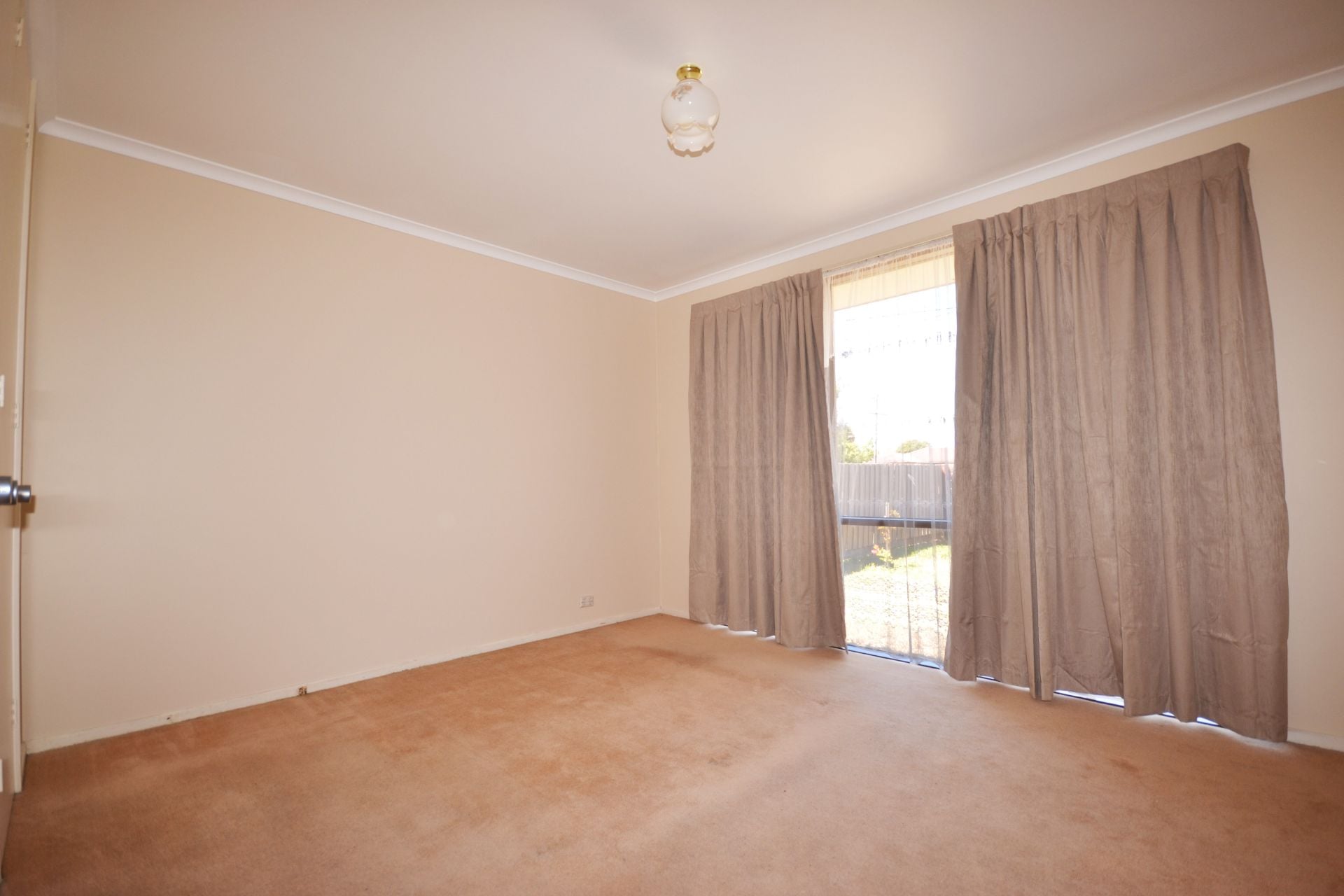 GREAT OPPORTUNITY, GREAT LOCATION