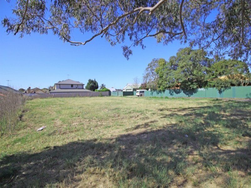 6 Ham Street, South Windsor - Thumbnail 2
