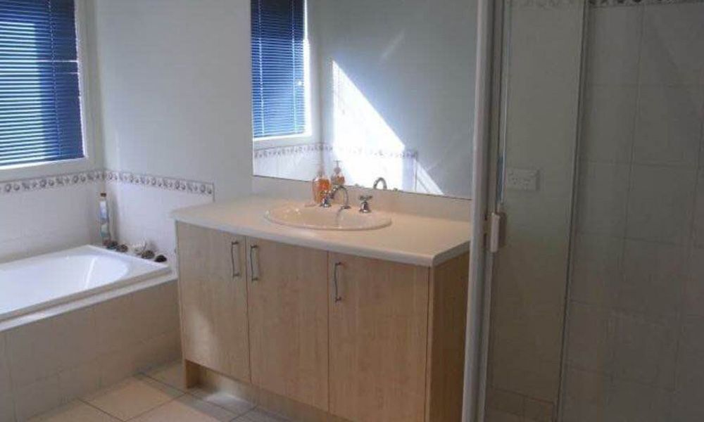 SPACIOUS & STYLISH