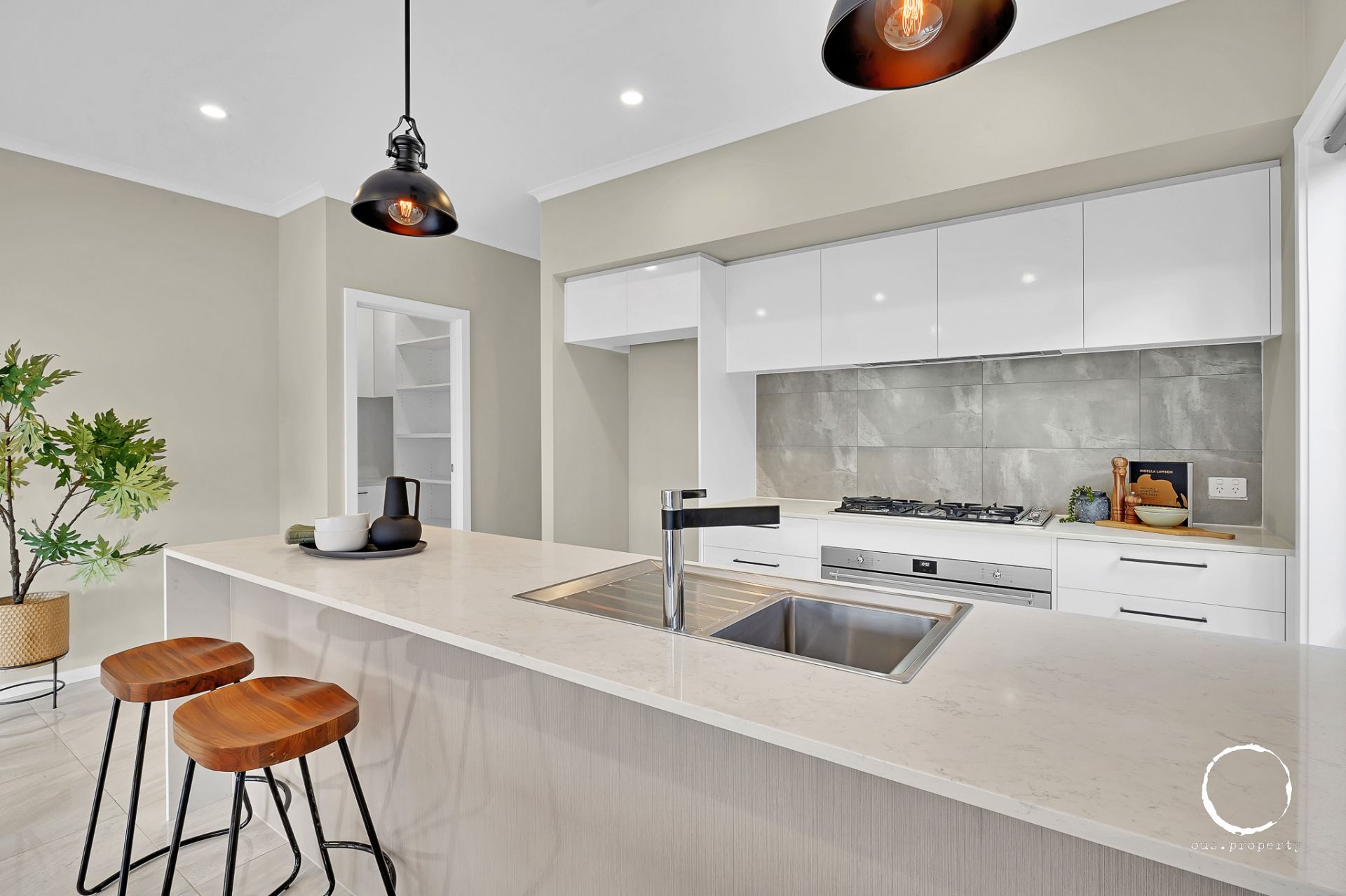 1A Farman Avenue, Hendon - Thumbnail 4