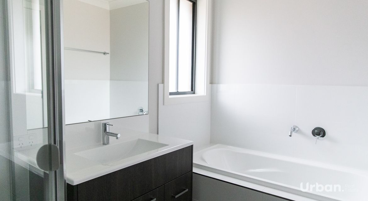 Riverstone 11b Lacilo Street