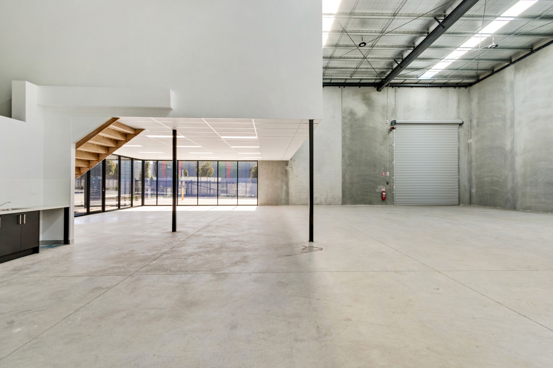 WAREHOUSE/ OFFICE/ SHOWROOM