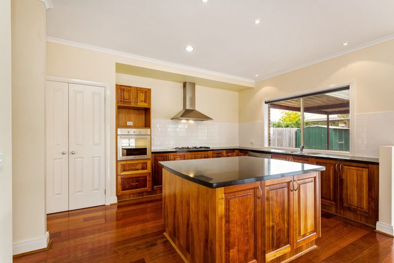 101 Willowgreen Way, Point Cook - Thumbnail 3