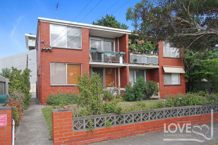 Refurbished Trendy Apartment in Envious Position!