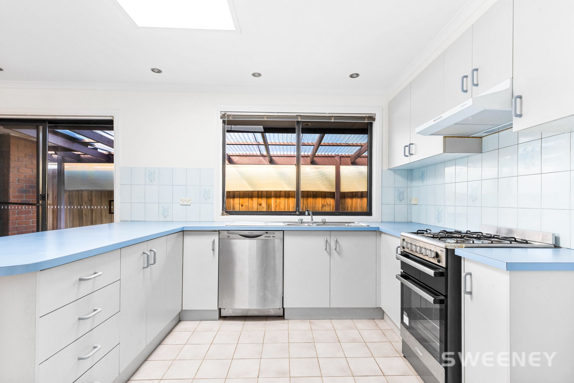 7 Mildenhall Court, Altona Meadows - Thumbnail 5