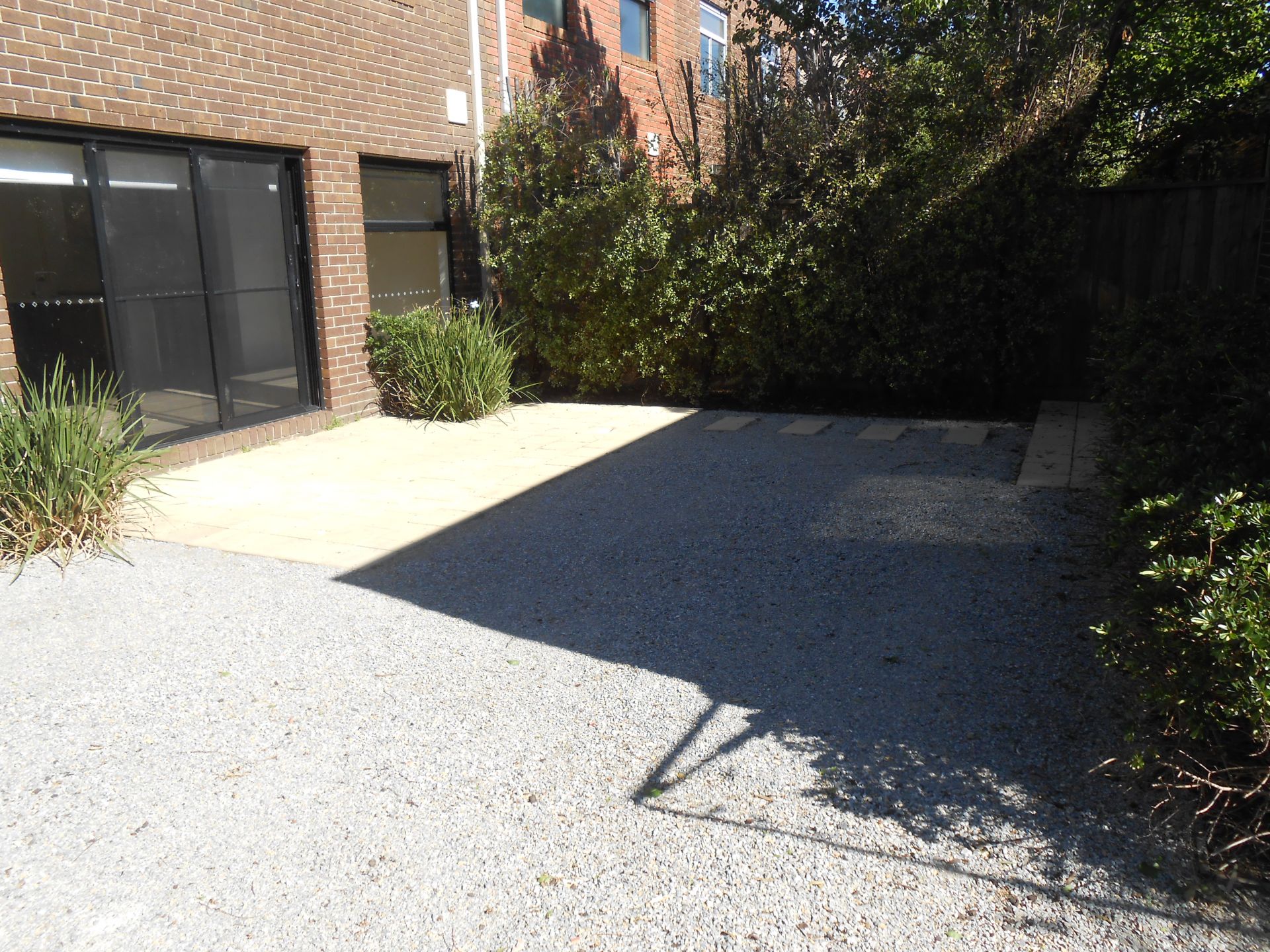 Stylish Living, Gardener Included!