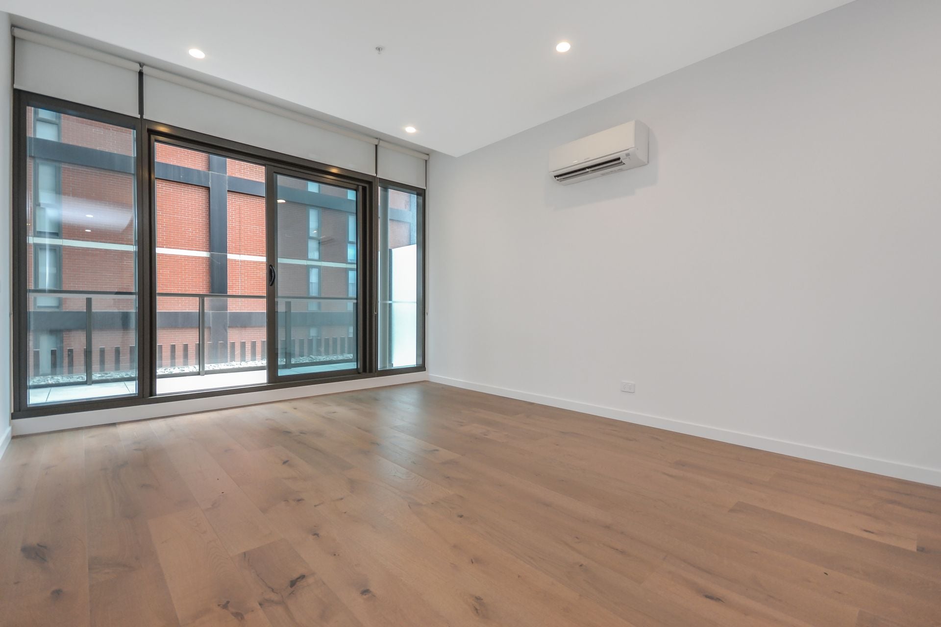 BRAND NEW PREMIUM APARTMENT