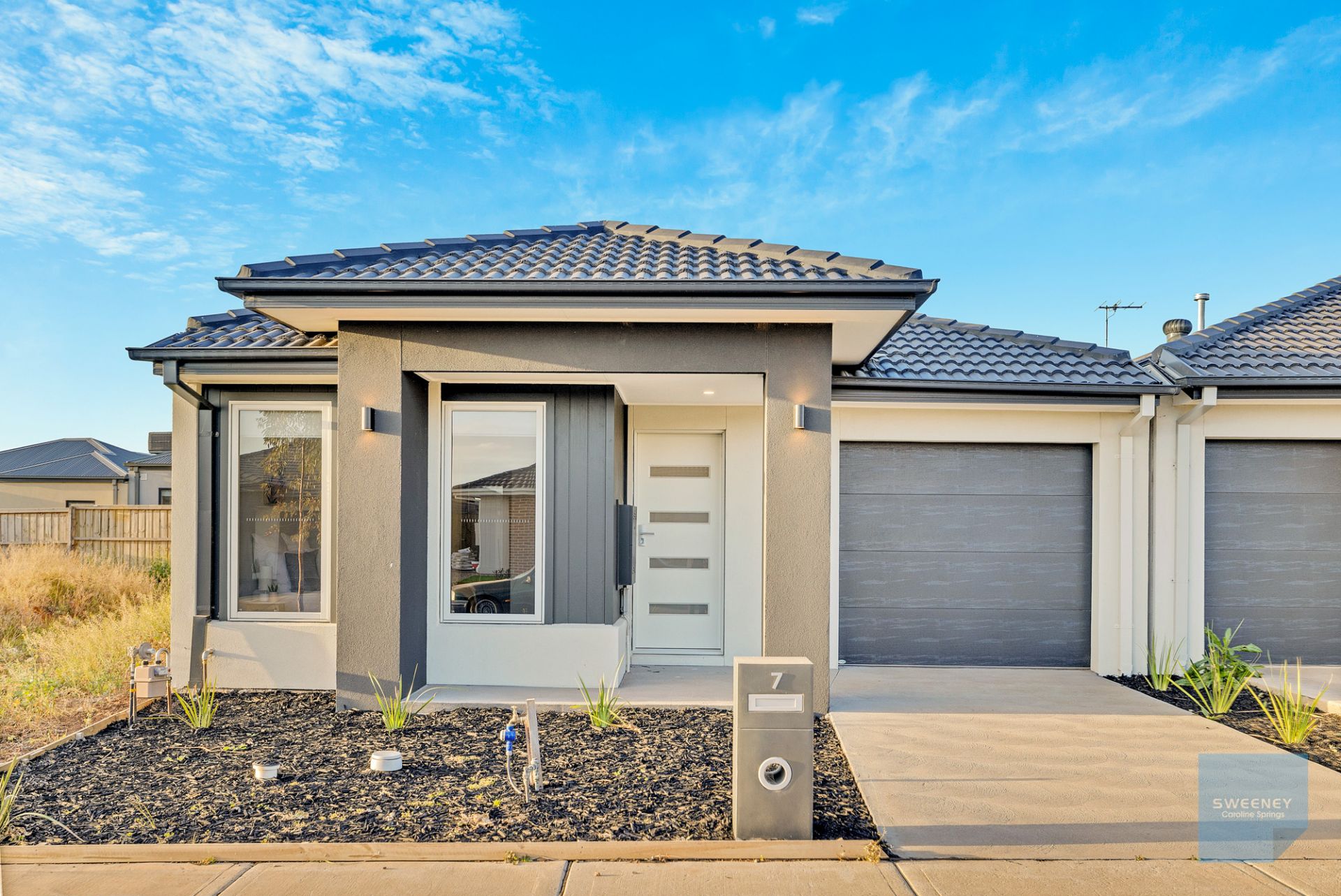 7 Winton Drive, Fraser Rise - Thumbnail 2