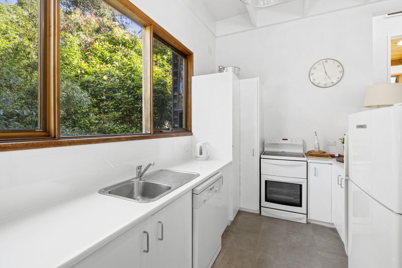 16 Richardson Boulevard, Lorne, VIC, Lorne - Thumbnail 4