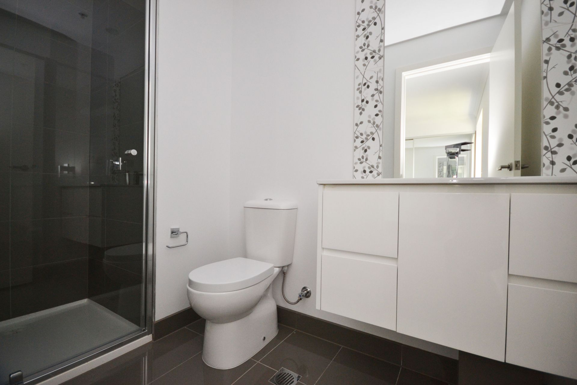 PRESTON'S CONTEMPORARY AND CHIC PACKAGE
