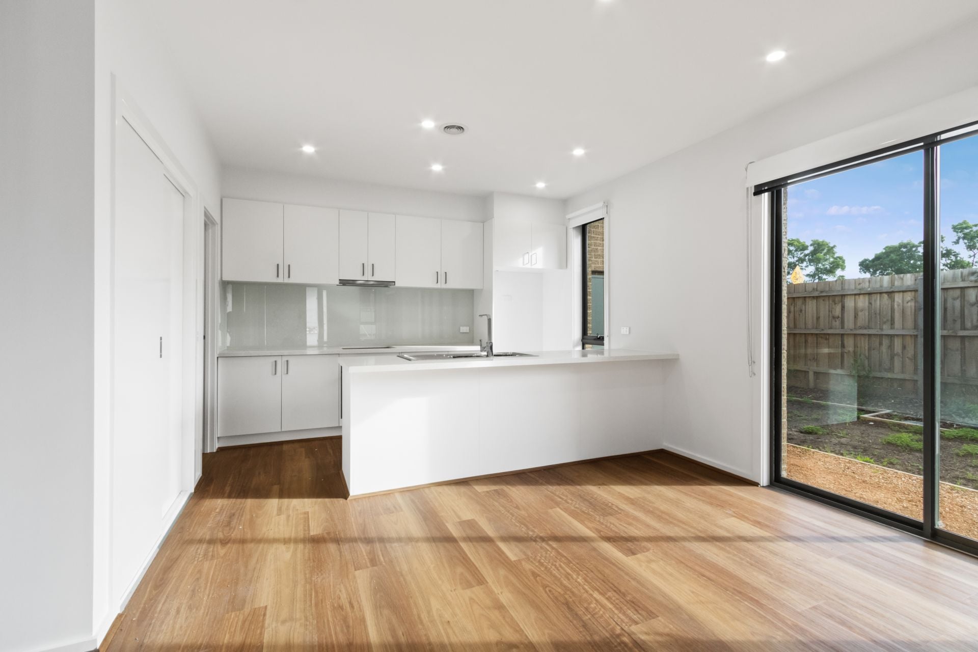 BRAND NEW TOWNHOUSE STYLISH AND MODERN