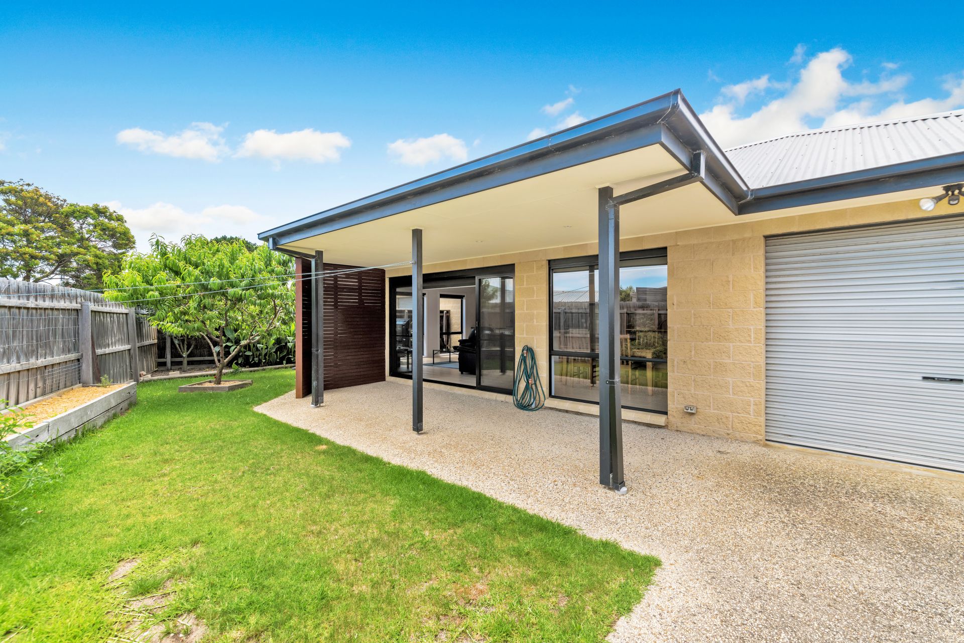 2/35 Dudley Parade, St Leonards Neville Richards Real Estate