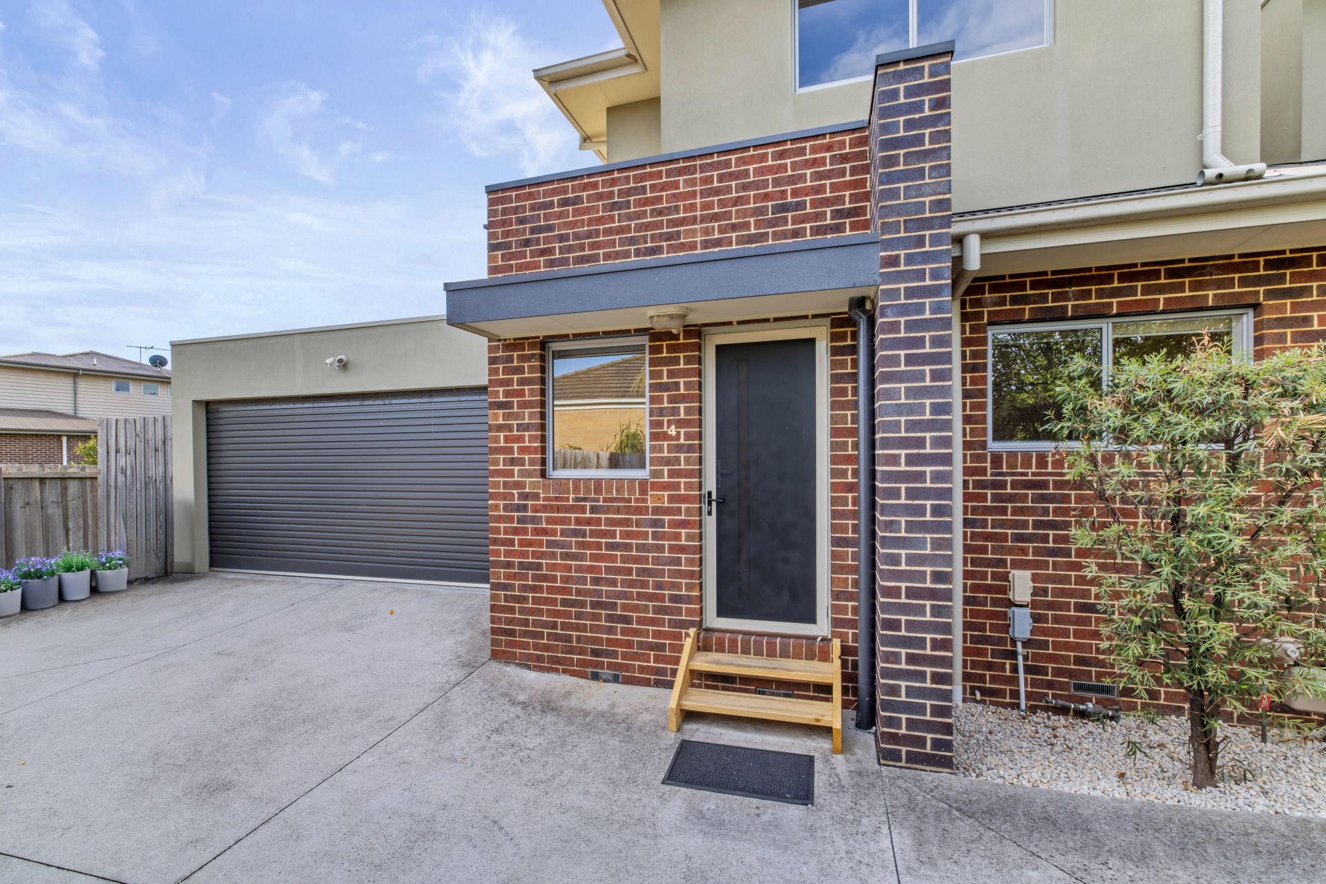 Stylish, Spacious Contemporary Living