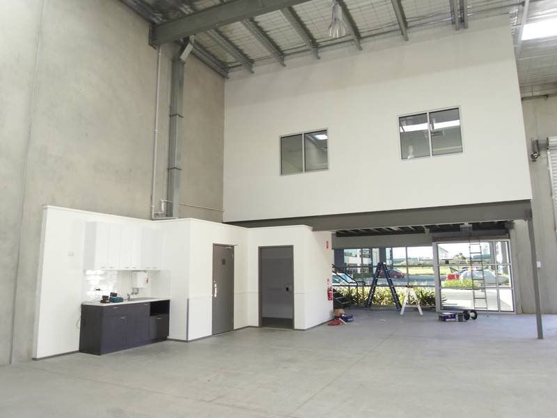 MODERN OFFICE/ WAREHOUSE