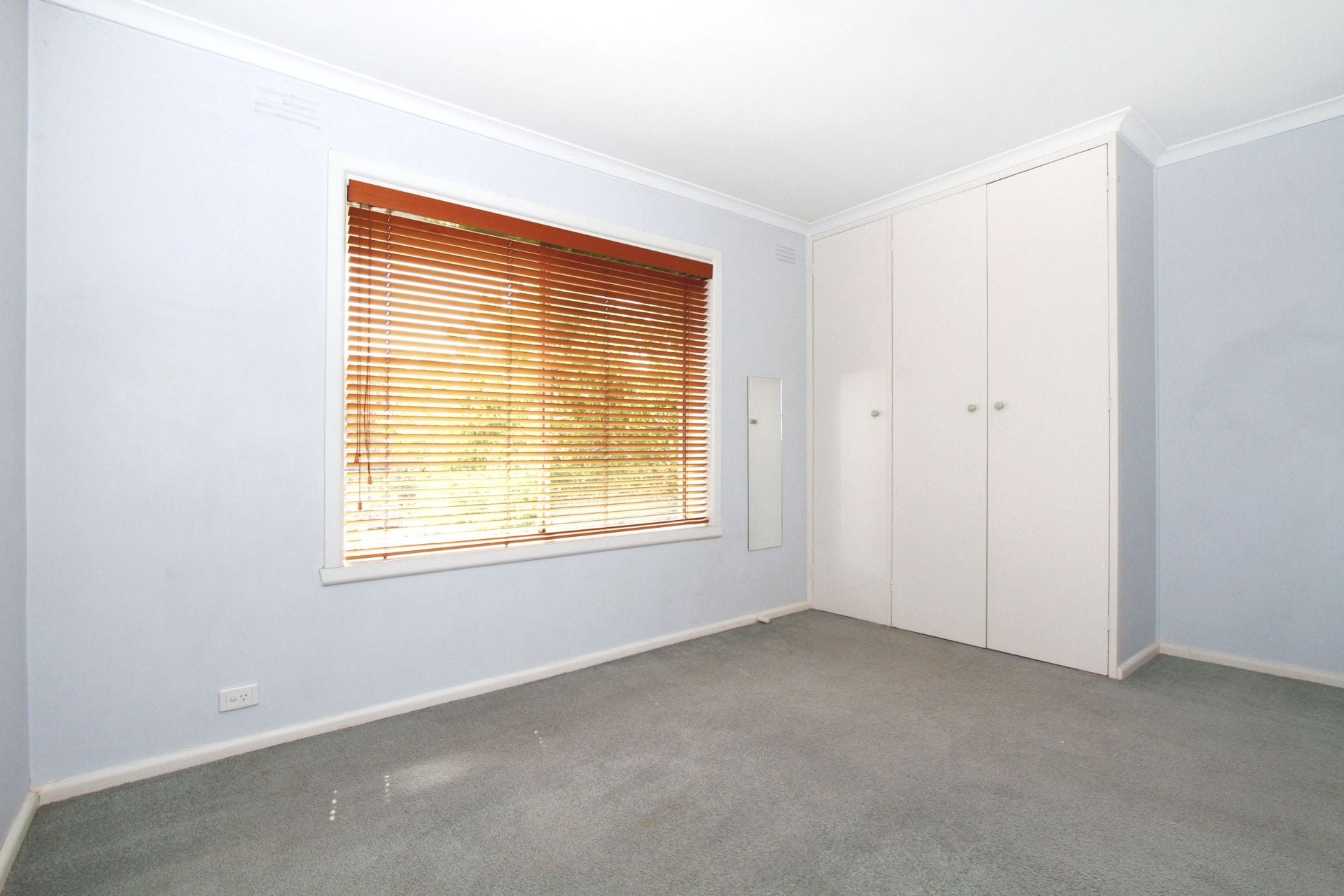 Neat and Tidy 2 Bedroom Apartment!