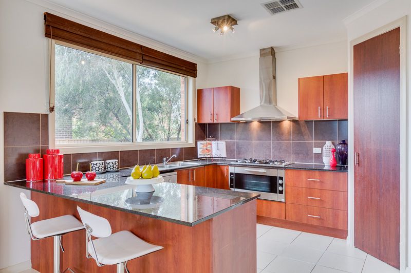 5 Surrey Place, Caroline Springs - Thumbnail 6