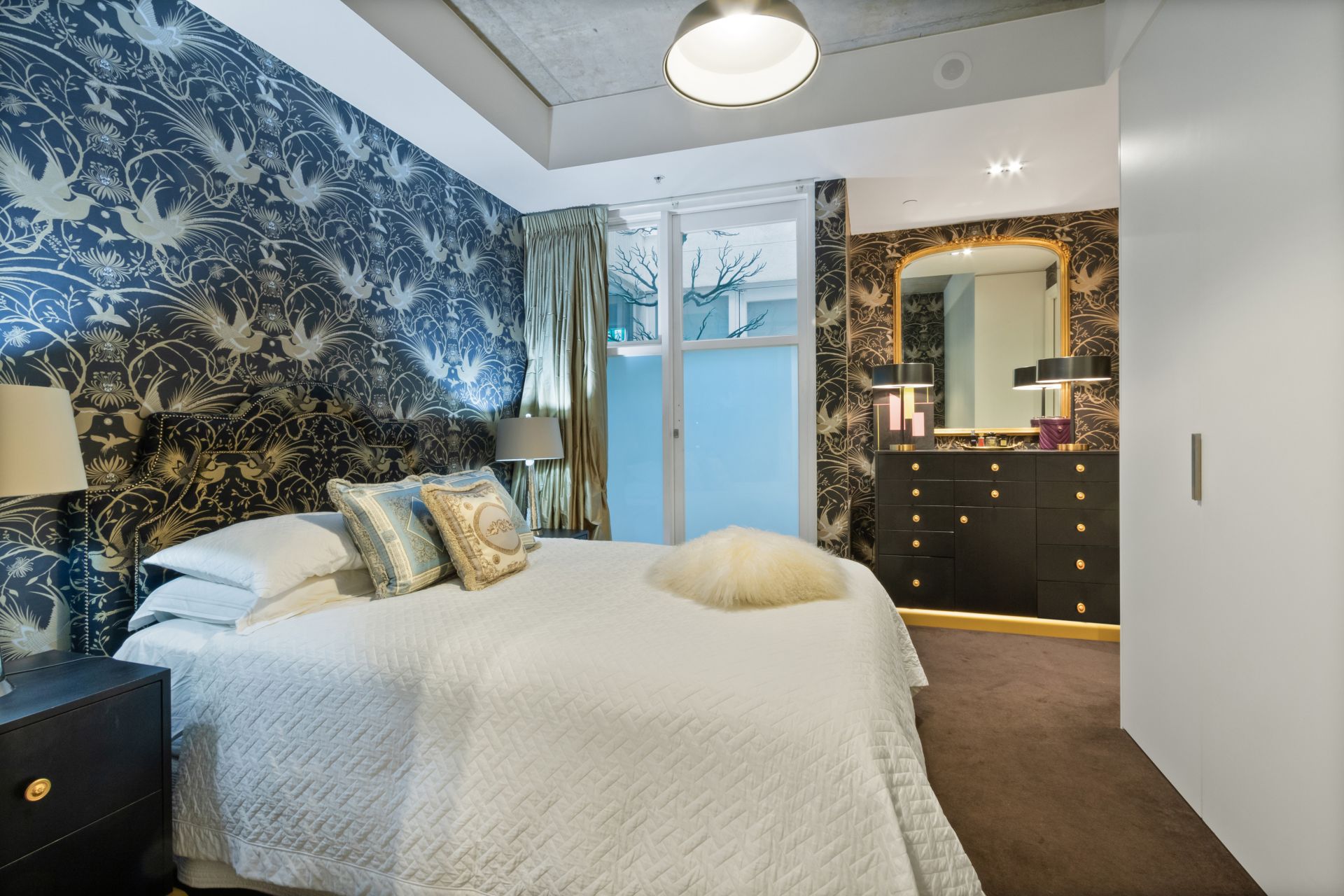 BOUTIQUE LIVING