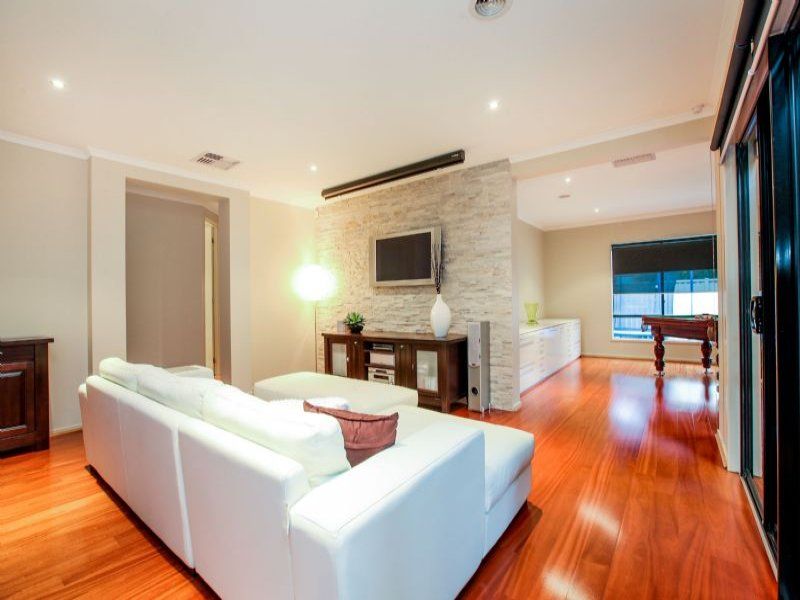 12 Osterley Close, Caroline Springs - Thumbnail 5