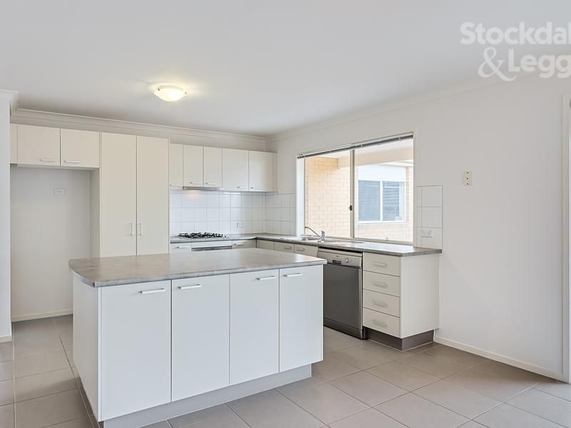 11 Viewpoint Avenue MERNDA, Mernda - Thumbnail 8