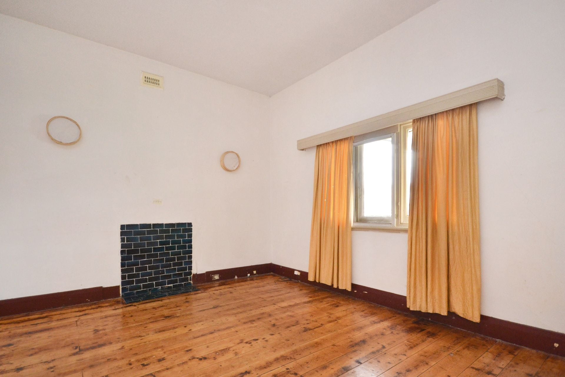 Spacious living on Pender