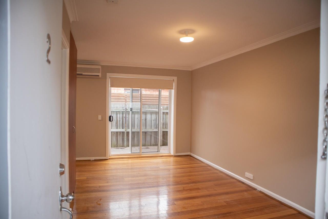 Unique Unit in Ideal Location