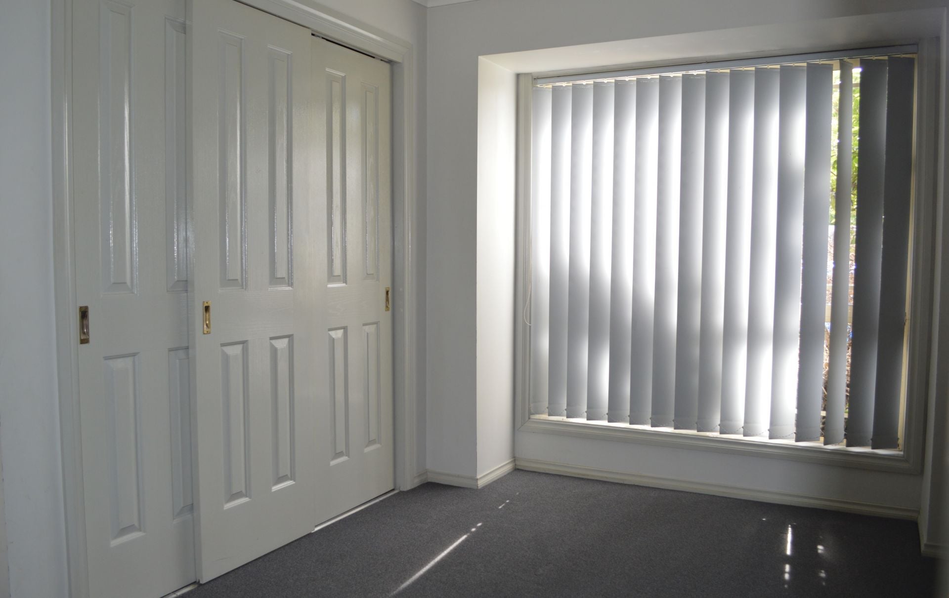 IDEALLY SITUATED 2 BEDROOM UNIT    *Insp Sat 7th Jan @ 9:15am*