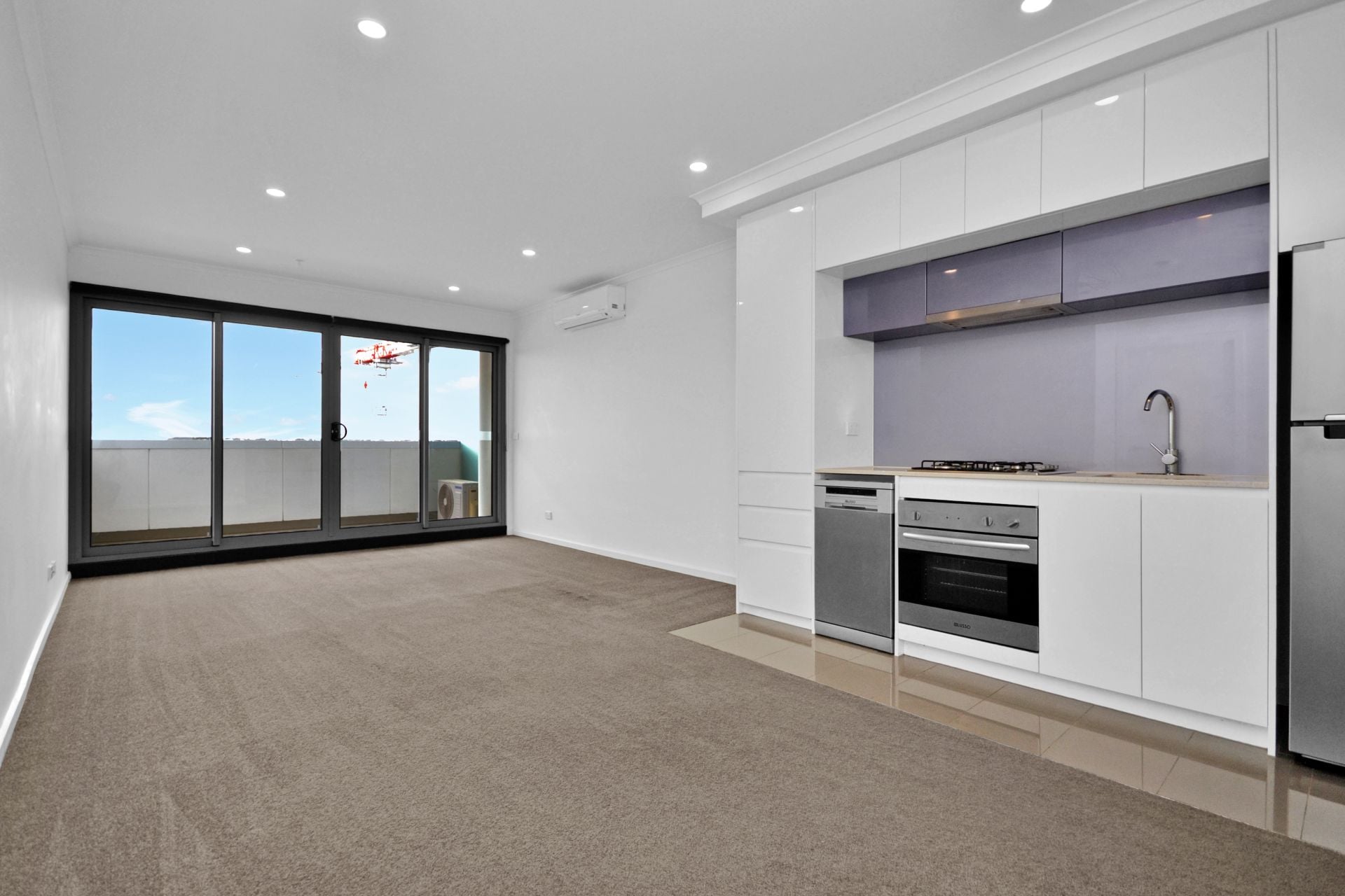 STYLISH APARTMENT LIVING IN A VIBRANT LIFESTYLE SETTING