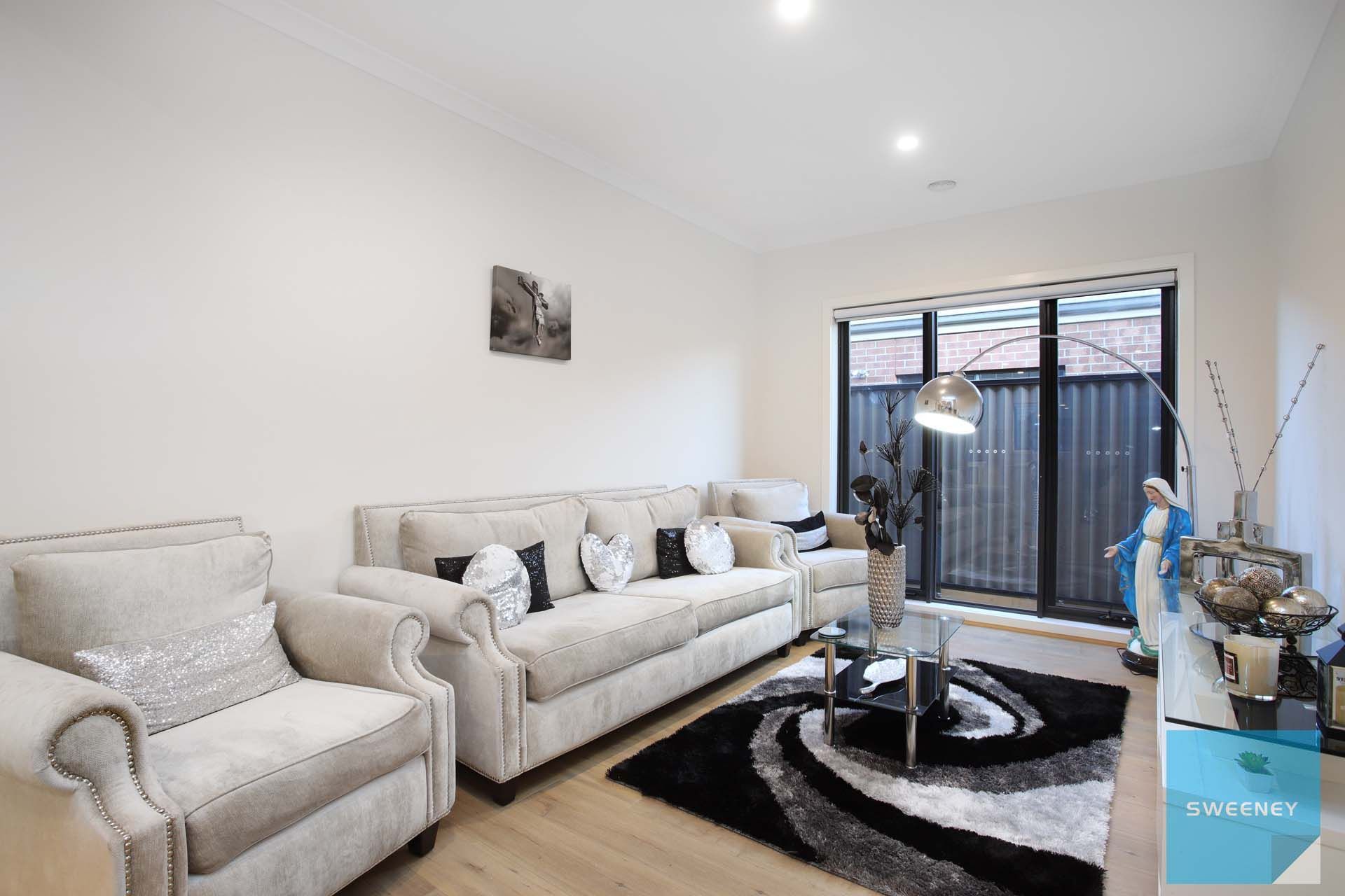 104 Hawking Crescent, Fraser Rise - Thumbnail 7