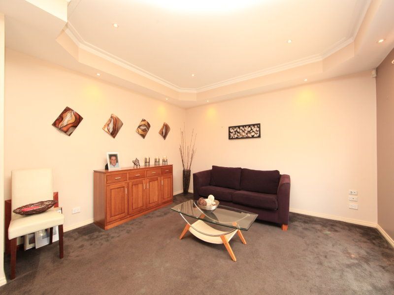 9 Flame Crescent SOUTH MORANG, South Morang - Thumbnail 5