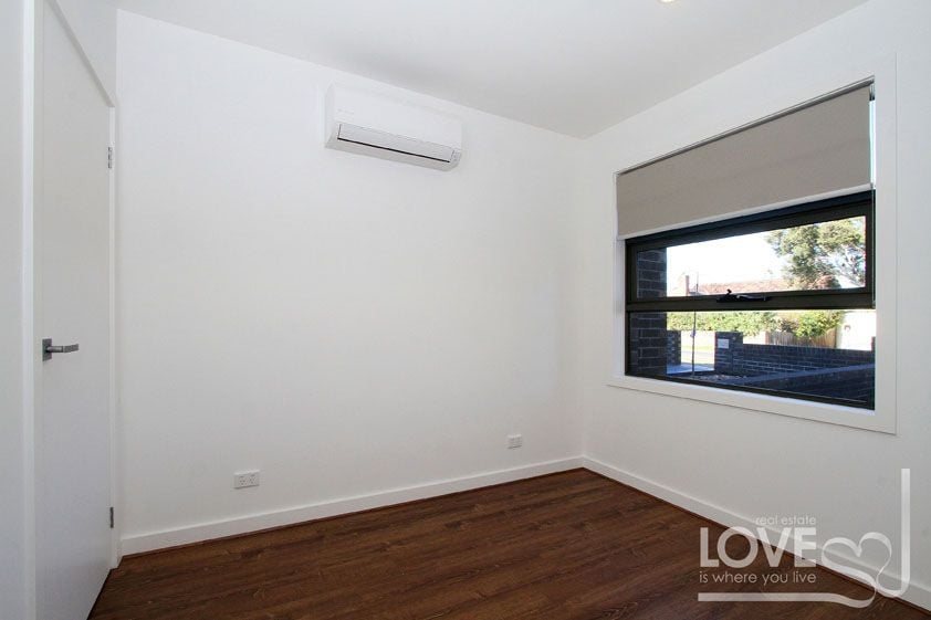 REVERSE YOUR VIEW IN RESERVOIR