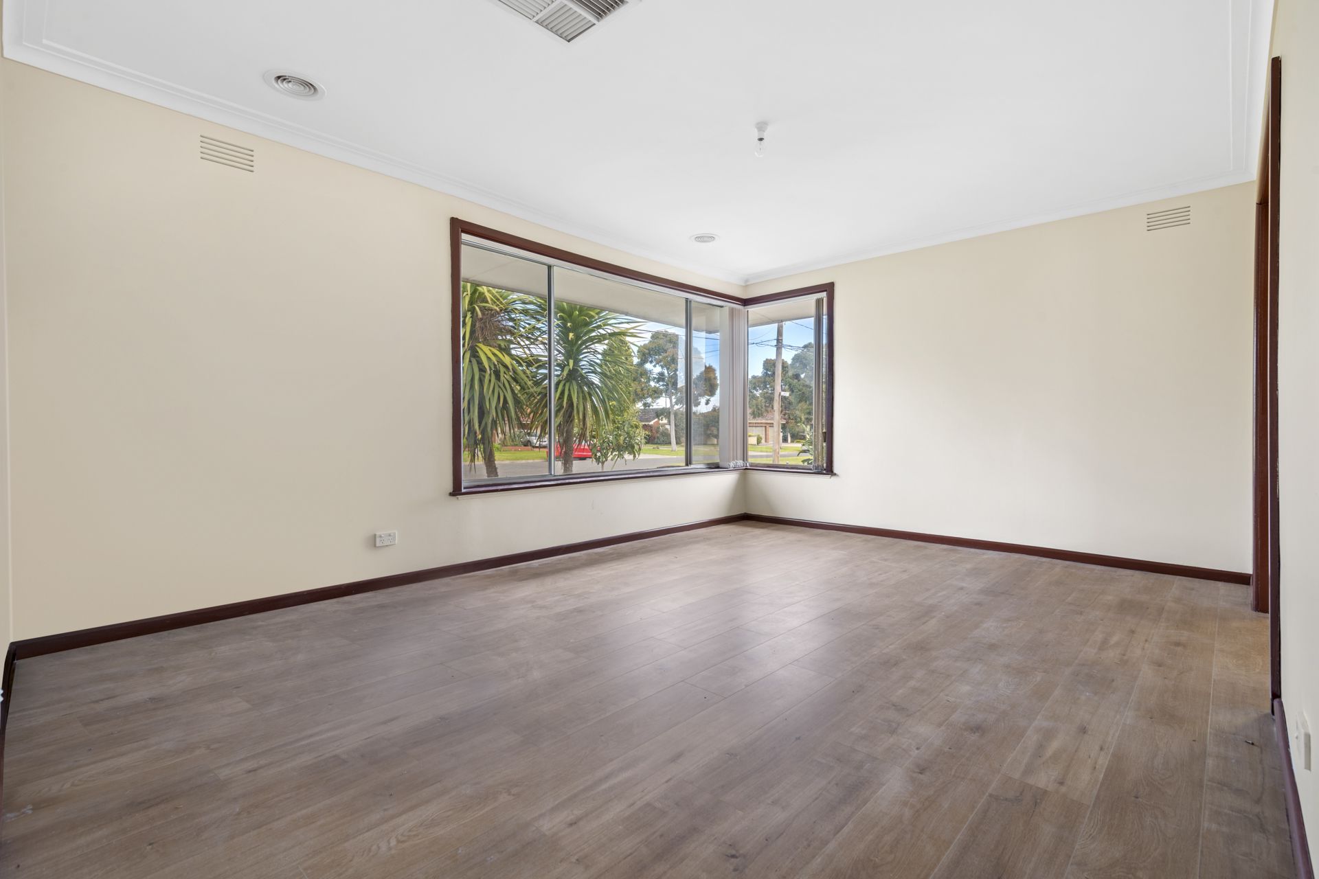 GROWTH ZONE - APPROX 718 m2 CORNER BLOCK