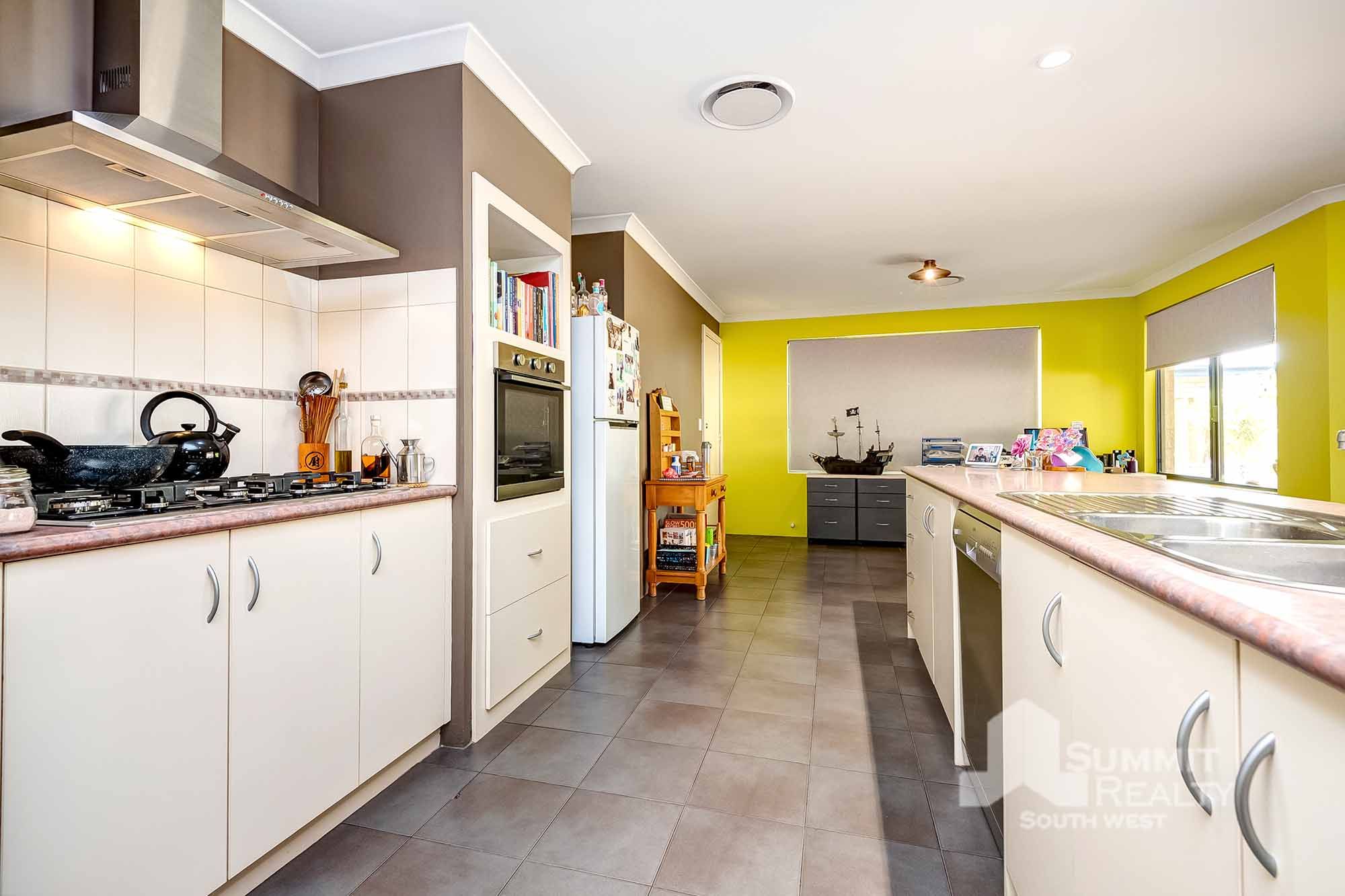 Real Estate For Sale 19 Murchison Parade Millbridge , WA