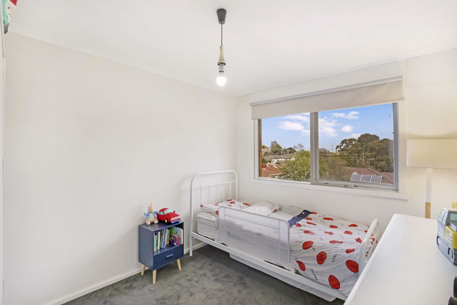 Large Family Home in a Sought After Location!