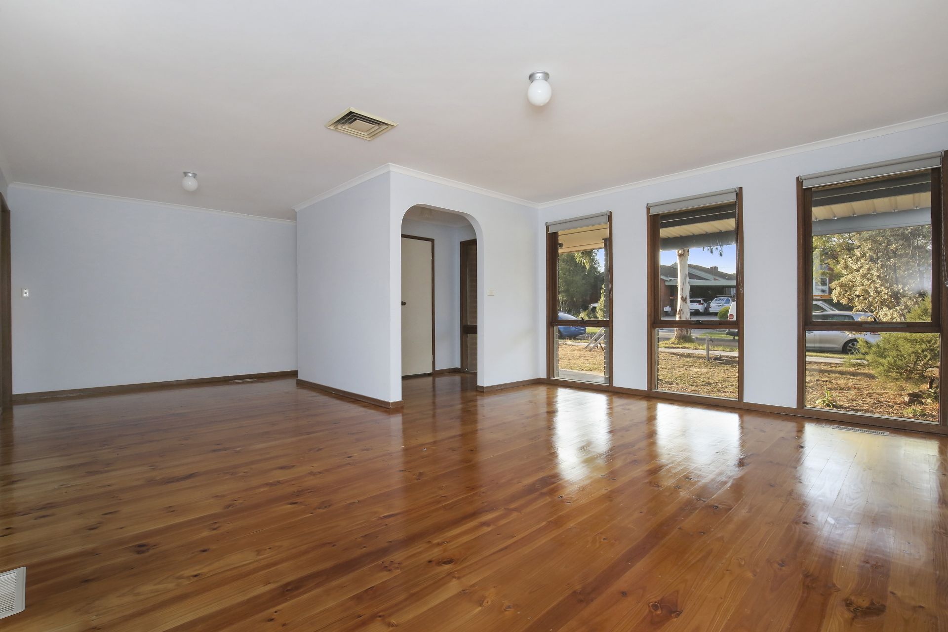 Quiet, Convenient & Minutes To All Amenities!