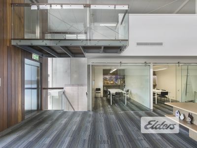 ULTRA MODERN FREESTANDING OFFICE!