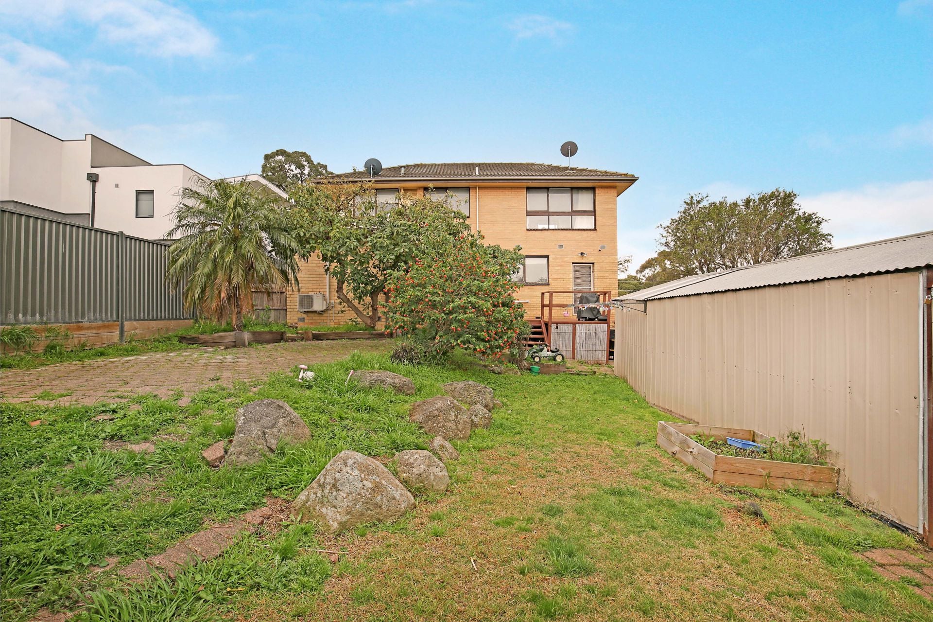 Large Family Home in a Sought After Location!