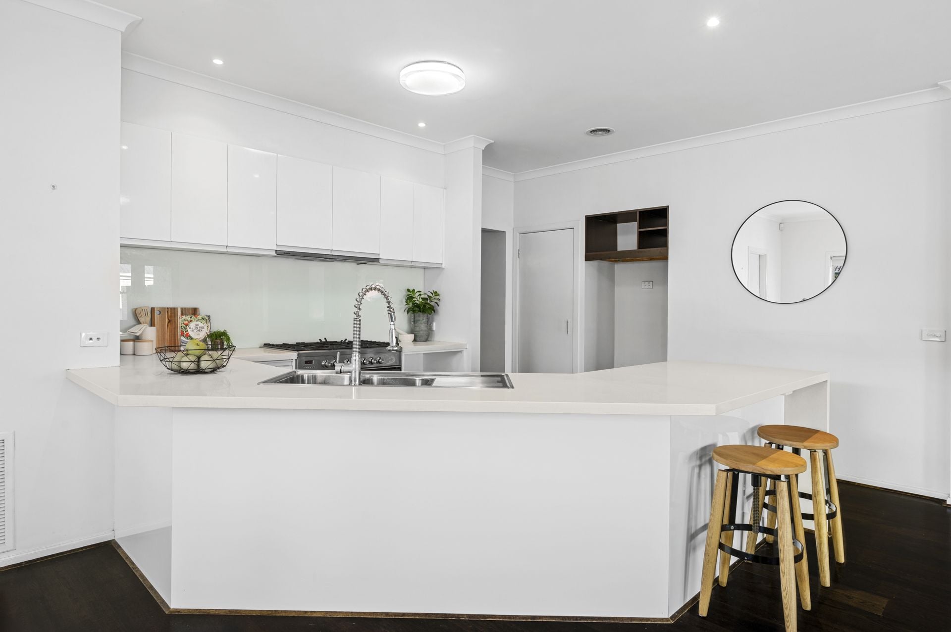 Luxurious Contemporary Family Living