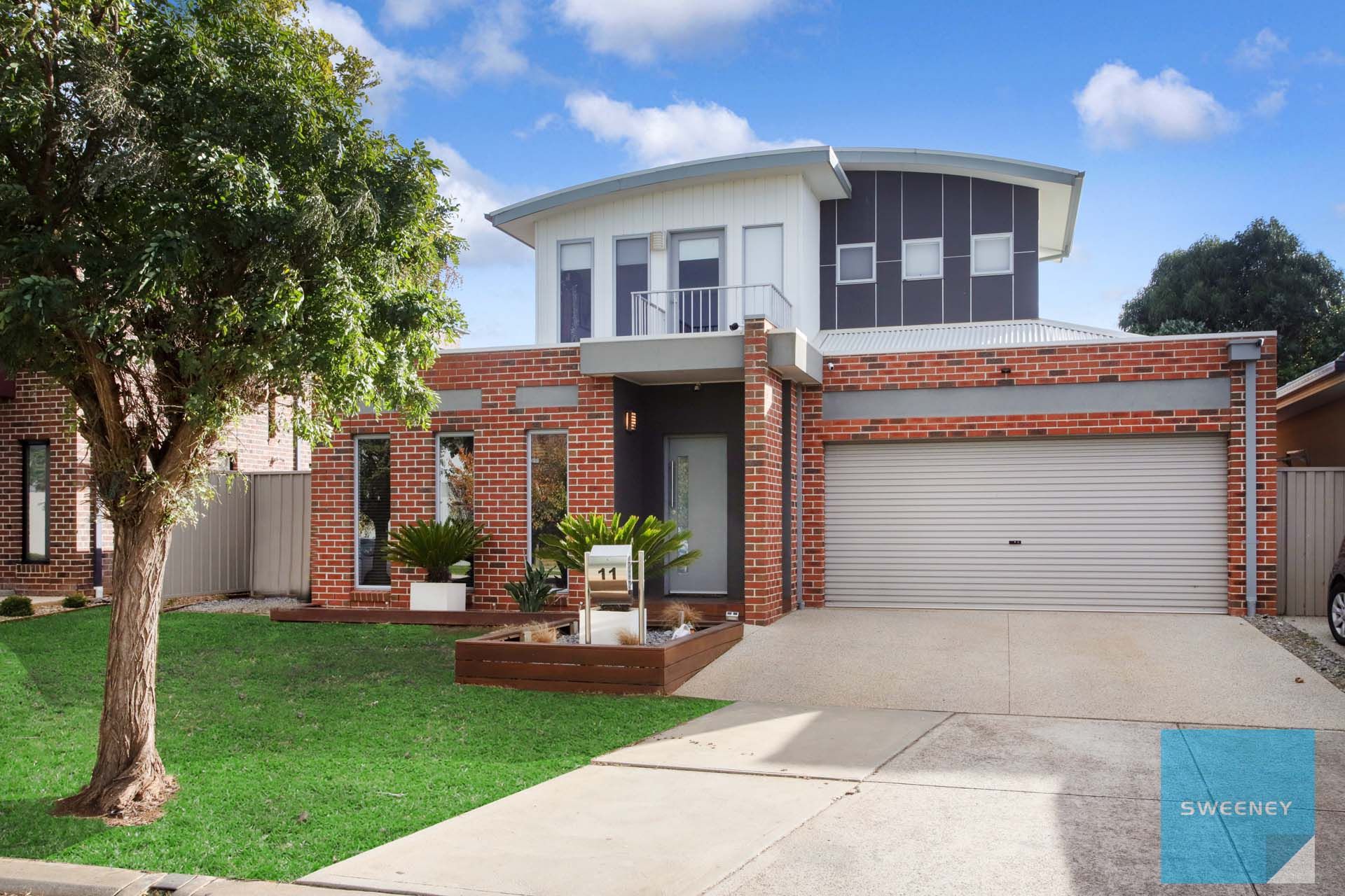 11 Braeside Walk, Caroline Springs - Thumbnail 2