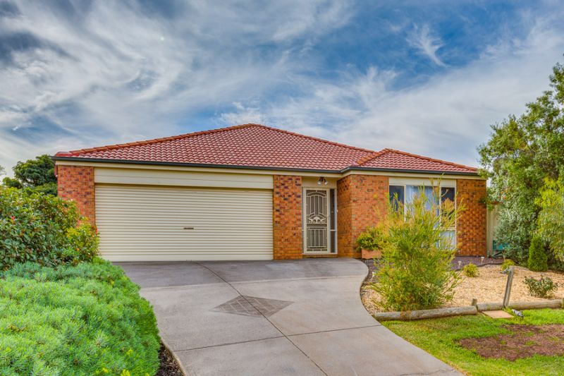 9 Tulloch Court, Bacchus Marsh - Thumbnail 2