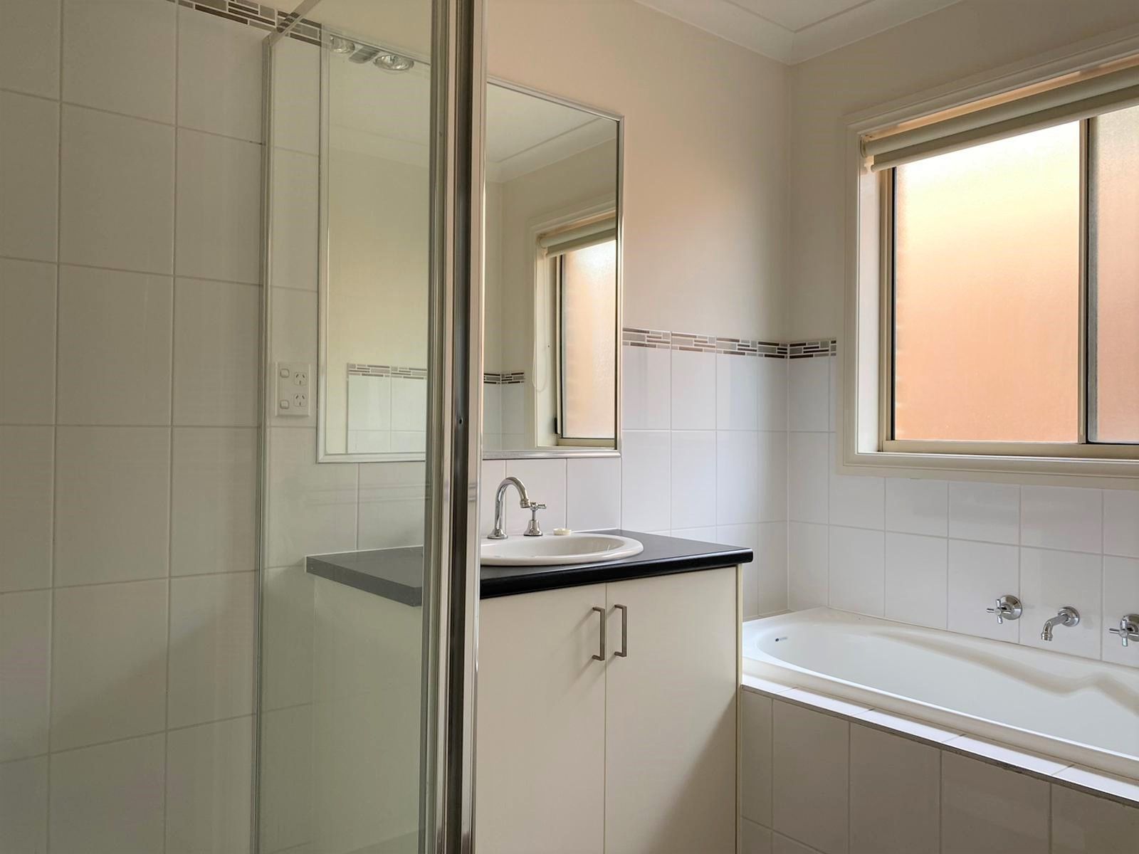 Real Estate For Lease 7 Jindabyne Avenue South Morang , VIC