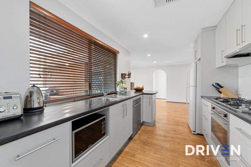 Real Estate For Sale 51 Glencairn Way Parkwood , WA