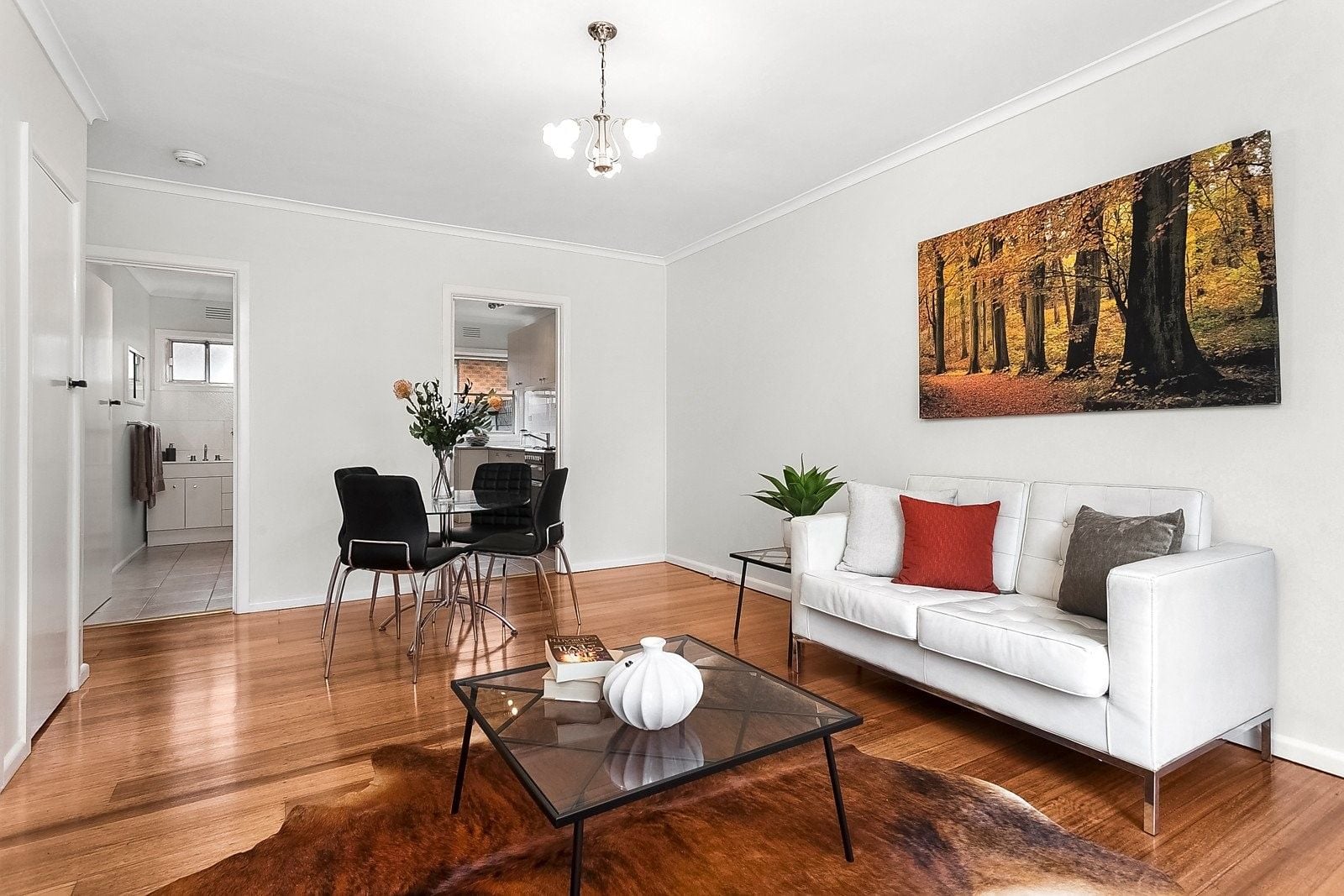 PERFECTLY POSITIONED LOW MAINTENANCE LIVING!