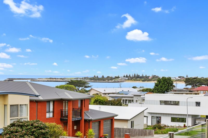 12 Seaview Drive, Apollo Bay, VIC, Apollo Bay - Thumbnail 3