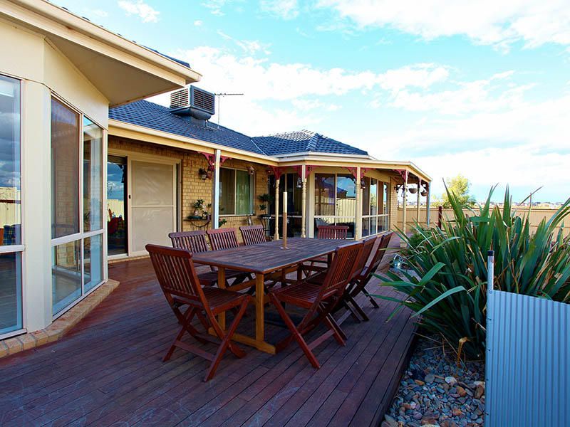 8 Osterley Close, Caroline Springs - Thumbnail 6