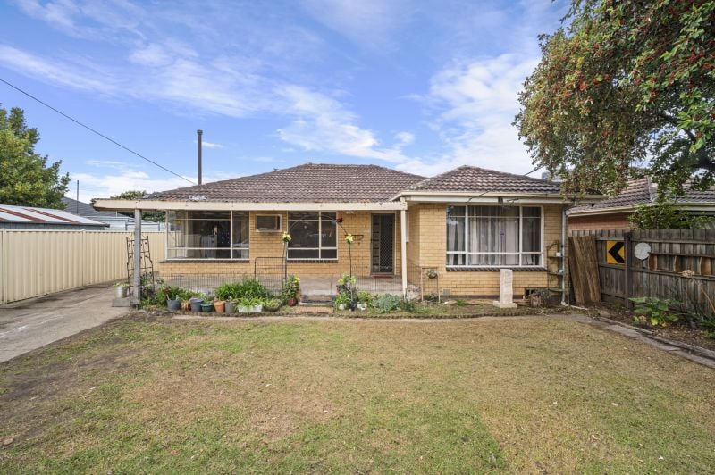 18 Raimeno Street, Lalor