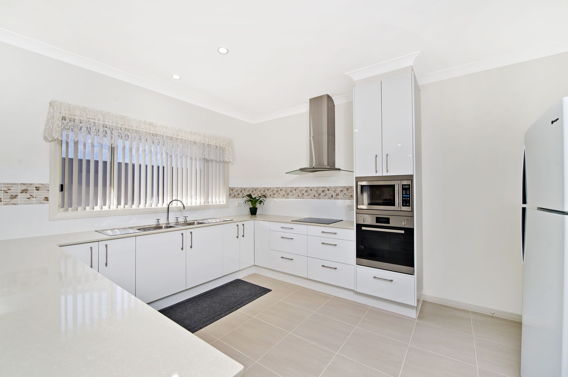 104 Emerald Drive Port Macquarie NSW, Port Macquarie - Thumbnail 2