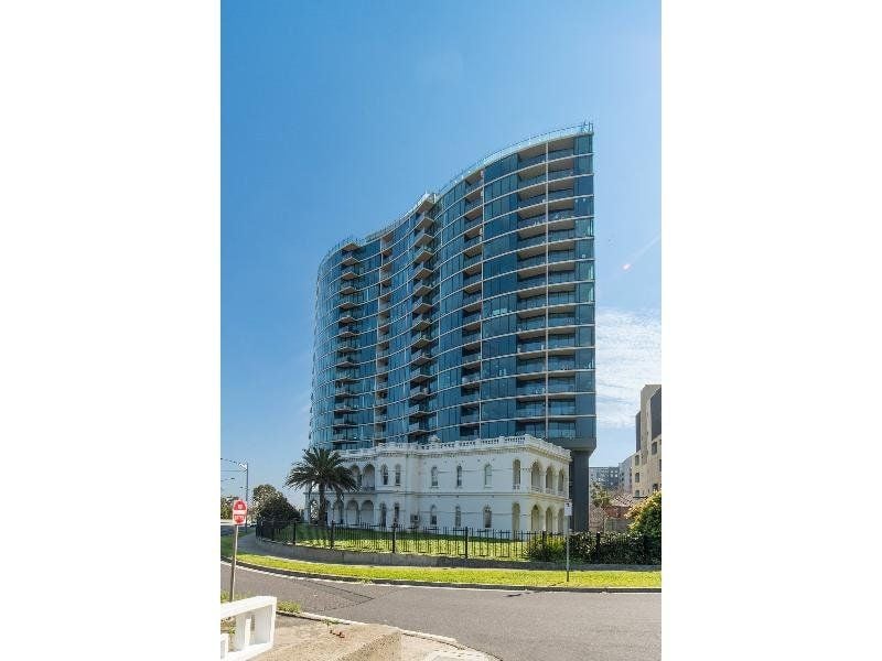 305/83 Queens Road Melbourne