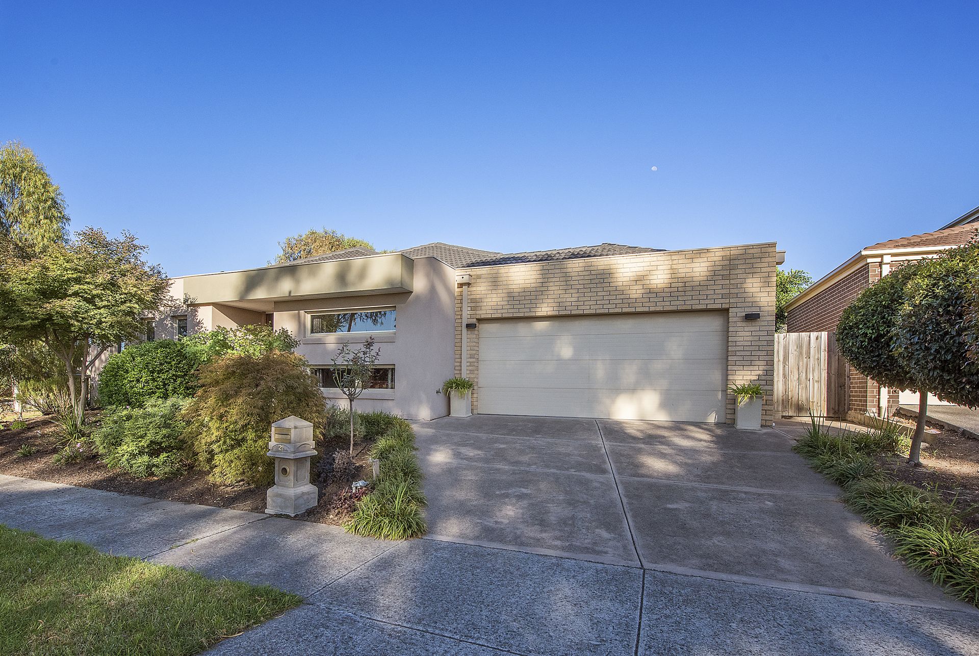 21 Chamonix Parade South Morang, South Morang - Thumbnail 3